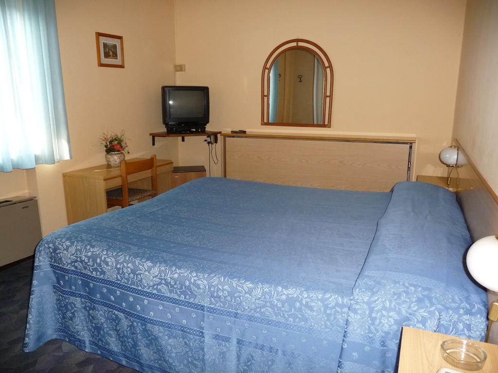 Hotel Astoria Altopascio Værelse billede